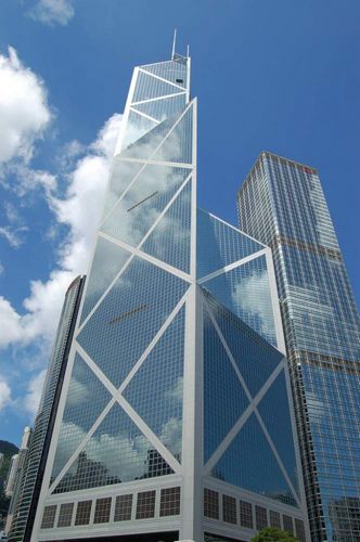半场-中国队1-0中国香港队 黄政宇推射破门张玉宁献助攻+失良机
